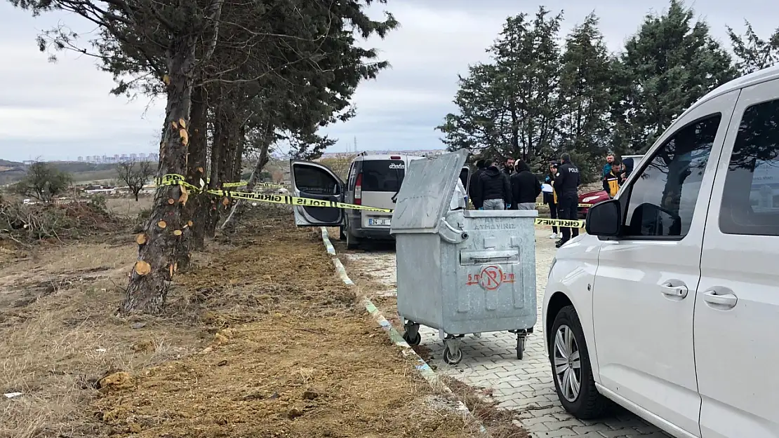 İki kuzen mezarlıkta park halindeki araçta ölü bulundu: Çok yönlü soruşturma başlatıldı