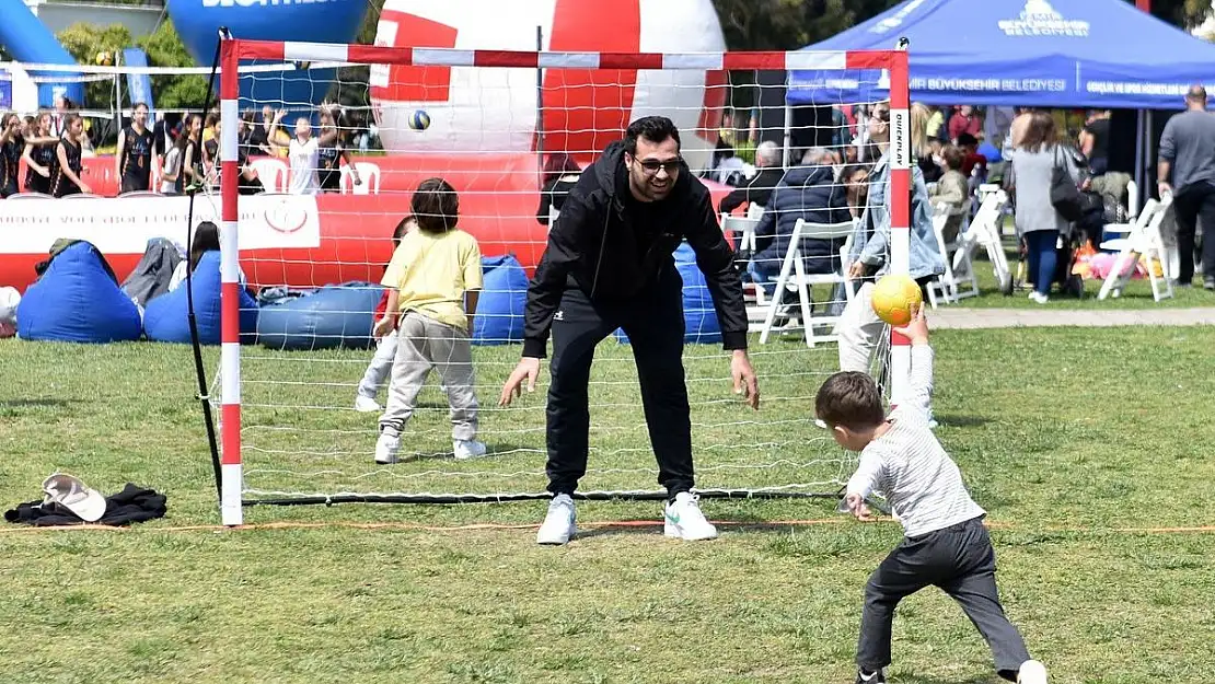 İkincisi düzenlenen Sporfest’e İzmirliler yoğun ilgi gösterdi