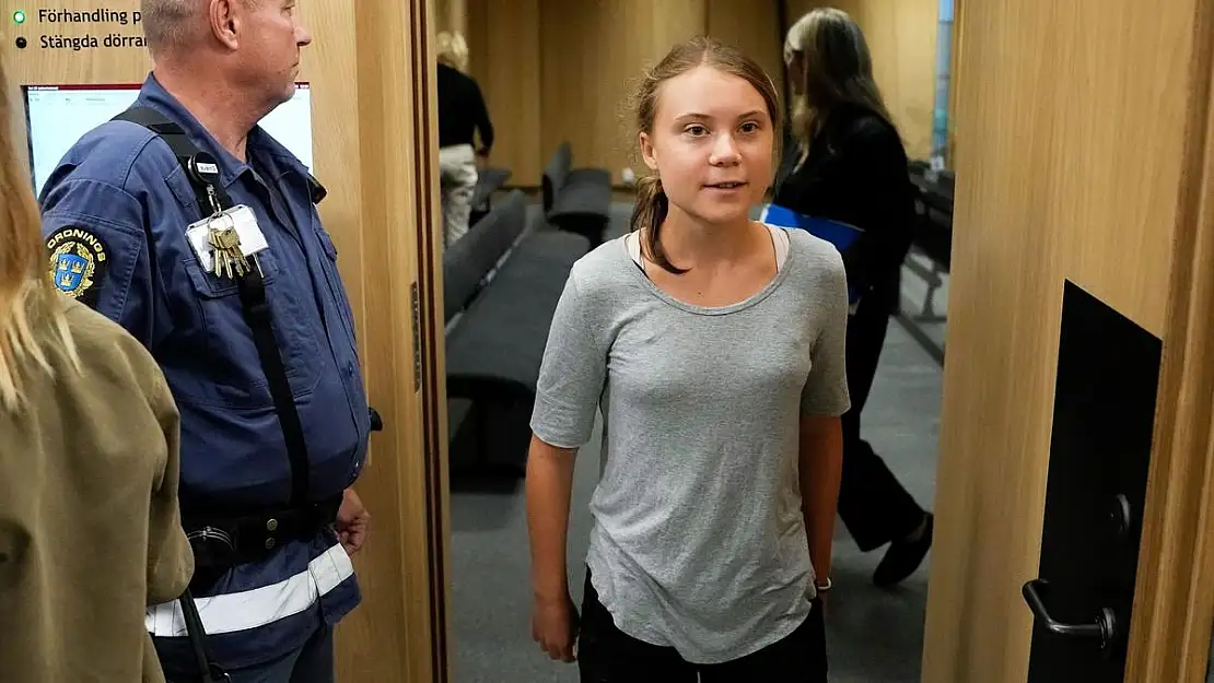 İklim aktivisti Greta Thunberg, iki kez gözaltına alındı