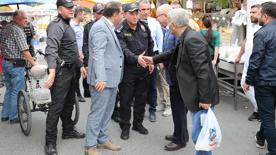 İzmir Emniyet Müdürü Torbalı'yı sokak sokak gezdi