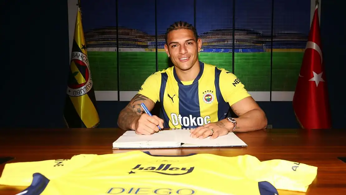 İmzalar atıldı: Aston Villa'dan Fenerbahçe'ye yeni transfer