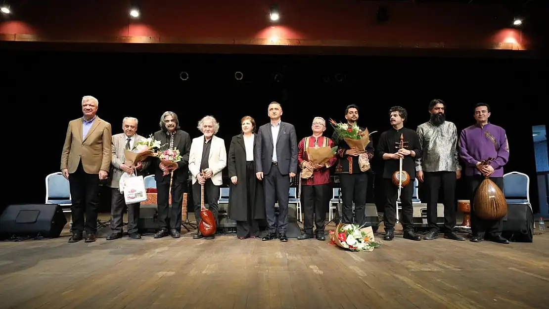 İran ezgileri depremzedeler için seslendirildi