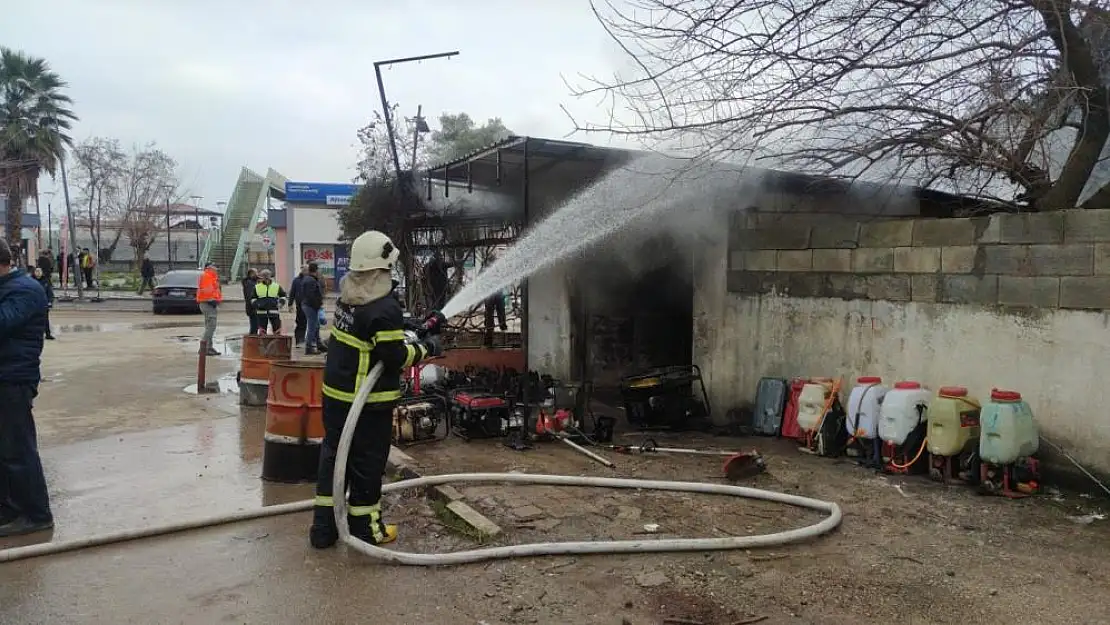 İş yerine gelen müşteri yangın çıkardı!