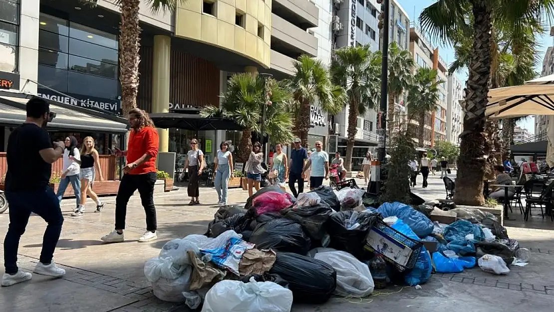 İşçiler grevde: İzmir'in kalbinde 'çöp krizi' büyüyor 