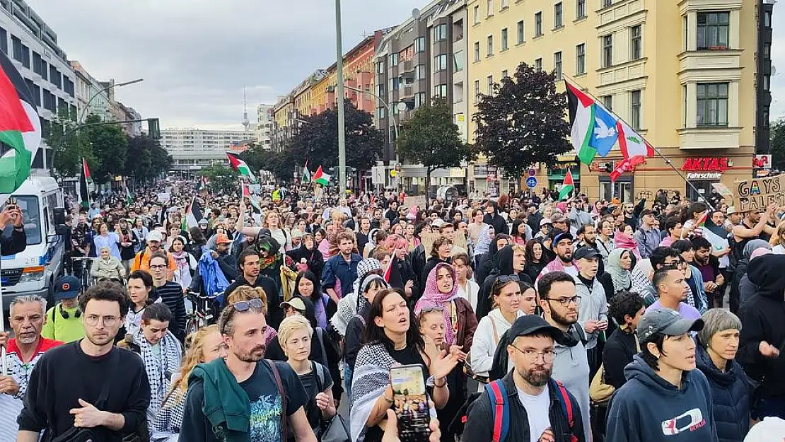 İsrail’in saldırıları Berlin’de protesto edildi