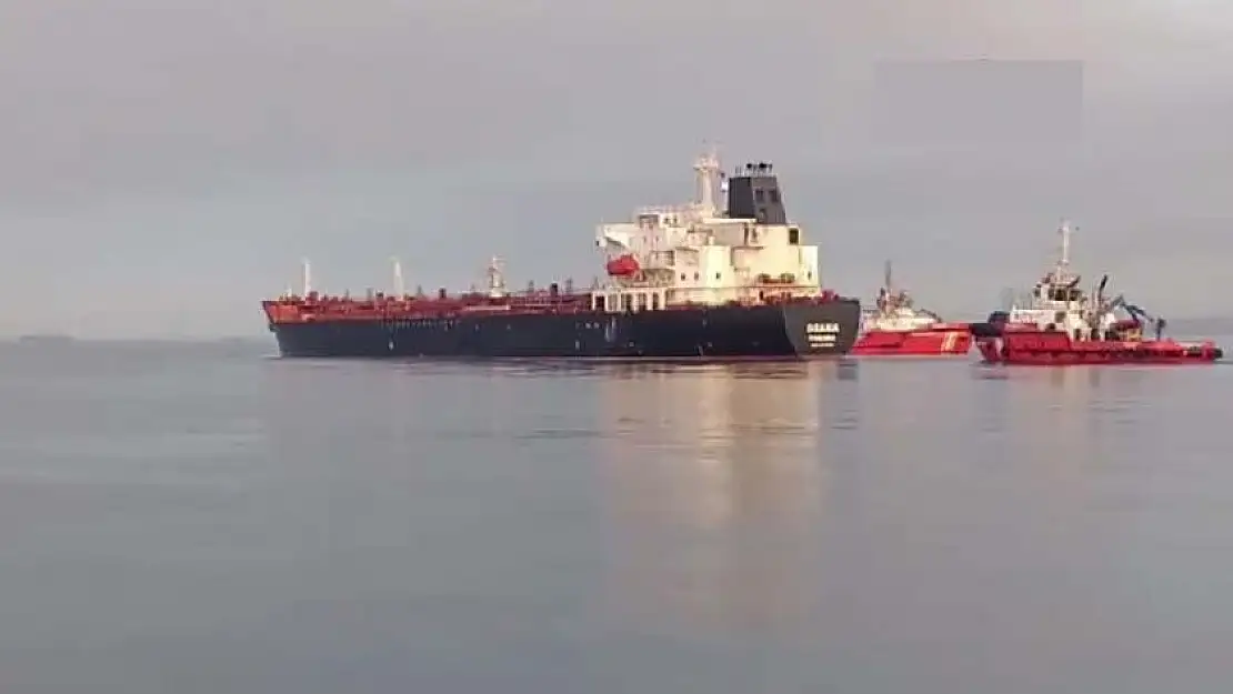 İstanbul Boğazı’nda 40 bin ton petrol yüklü tanker sürüklendi