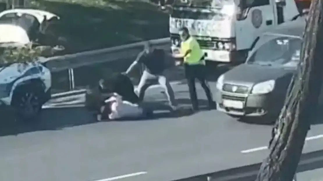 İstanbul'da polislere saldırı! 