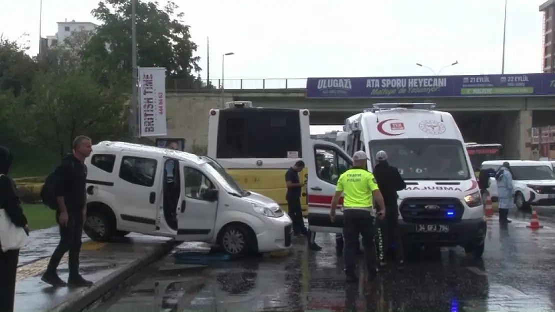 İstanbul'da zincirleme trafik kazası: 4 yaralı