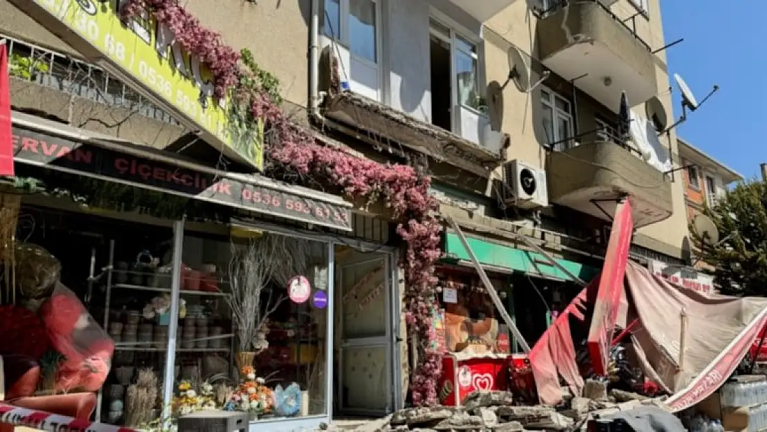 İstanbul Kartal’da balkon çöktü