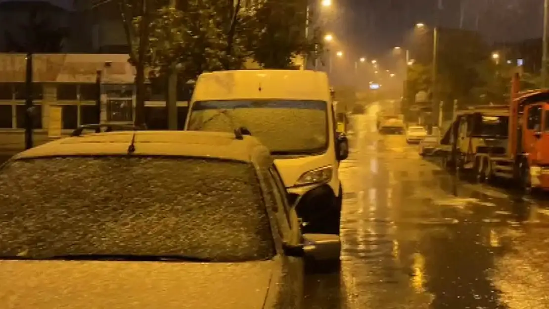 İstanbul’a mevsimin ilk karı düştü