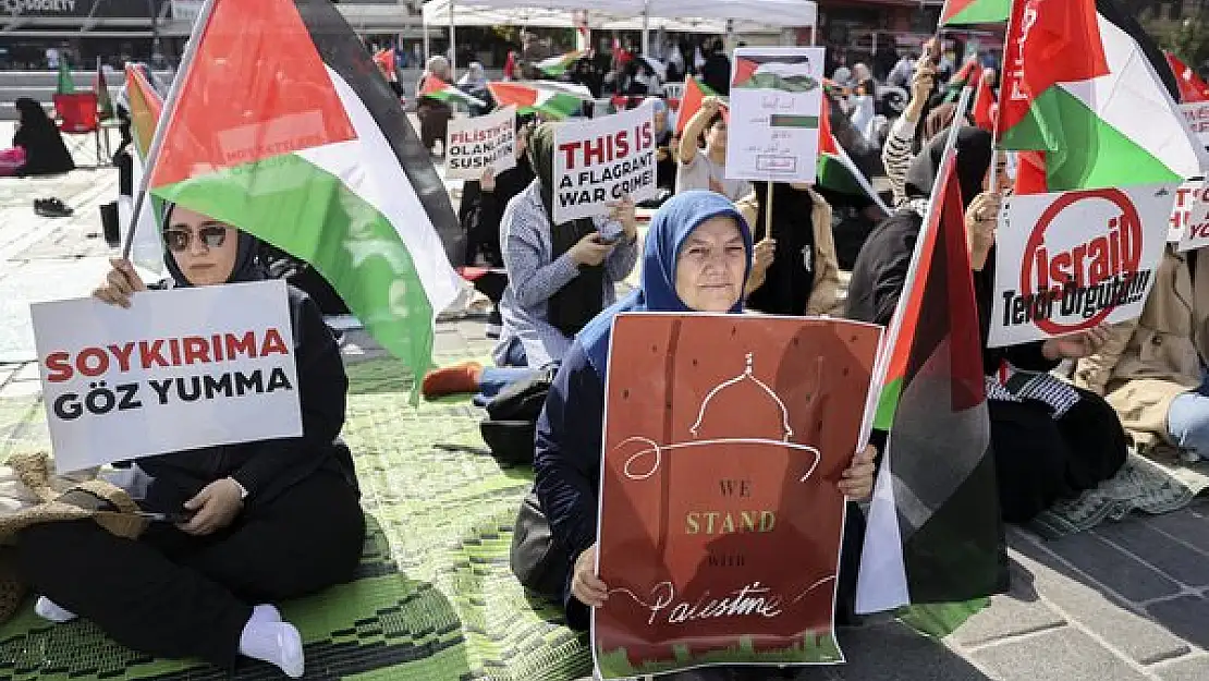 İstanbul’da kadınların Filistin’e destek için başlattığı oturma eylemi sürüyor