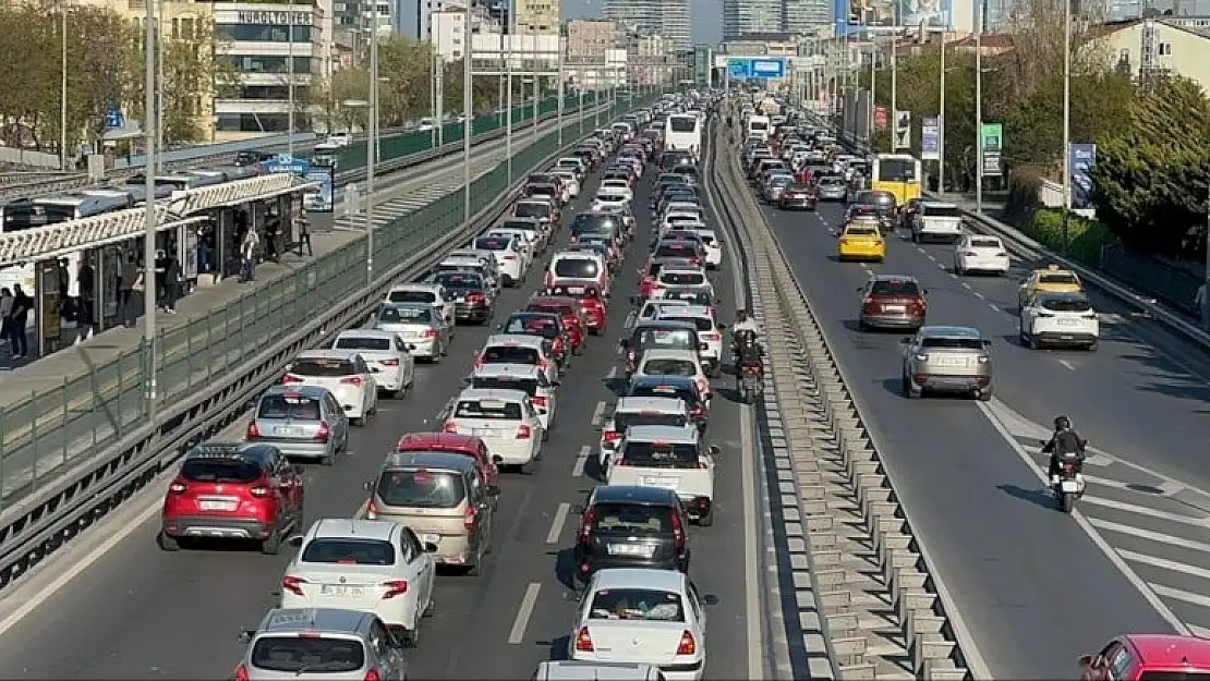 İstanbul’da trafik bayramda da devam ediyor