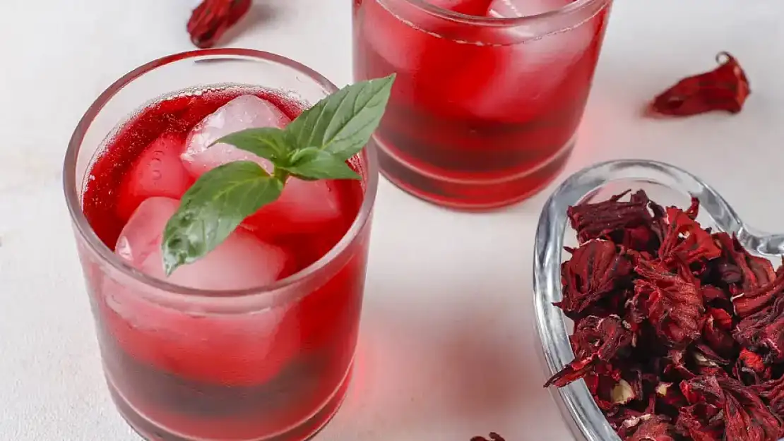 İster soğuk ister sıcak: Hibiskusun mucizevi faydalarını keşfedin
