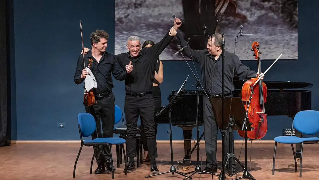 İtalyan akademisyen kanseri 6 ayda yendi, konser verdi