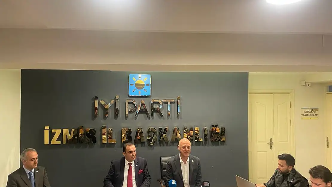 İYİ Parti İzmir Büyükşehir Belediye Başkan Adayı Ümit Özlale: İzmir’e Soyer'den farklı bakıyorum