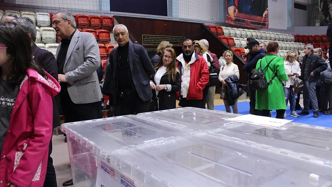 İYİ Parti İzmir, temayül için sandık başında