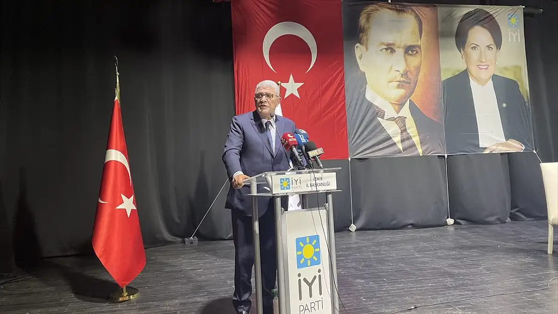 İYİ Partili Müsavat Dervişoğlu, İzmir’de partililere seslendi: