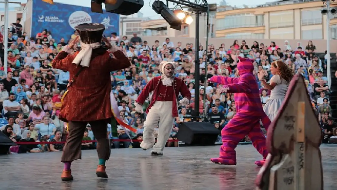 İzmir Aliağa’da festival devam ediyor