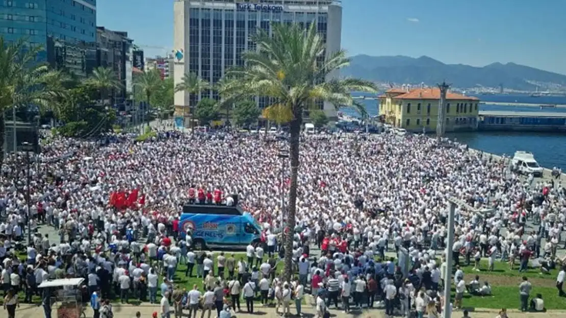 İzmir Büyükşehir Belediyesi ile İZELMAN arasında süren TİS'te imzalar atıldı