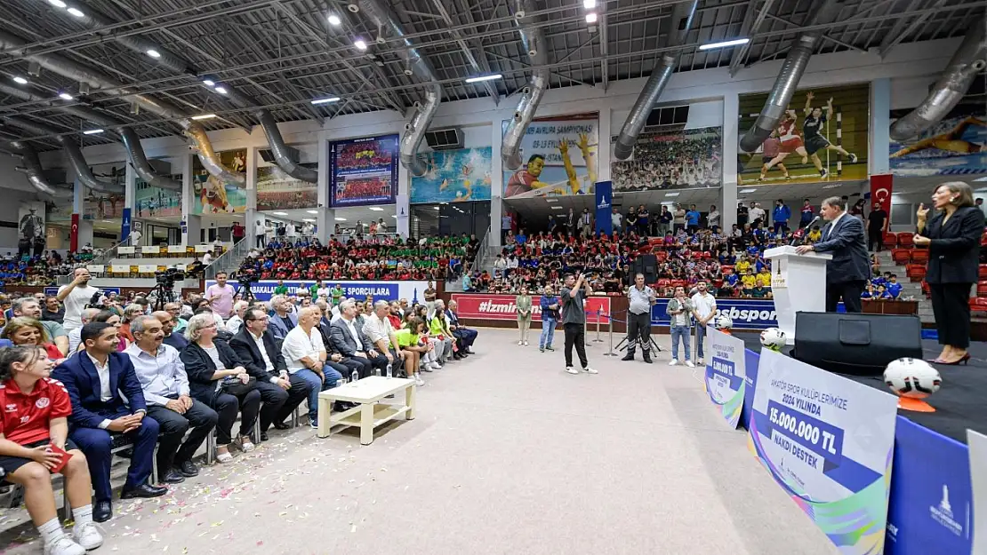 İzmir Büyükşehir Spor Kulübü'nden madalya yağmuru