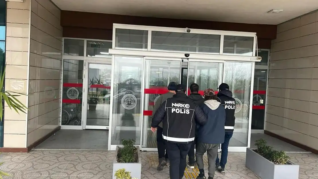 İzmir'de 13 narkotik baskını: 18 şüpheli yakalandı