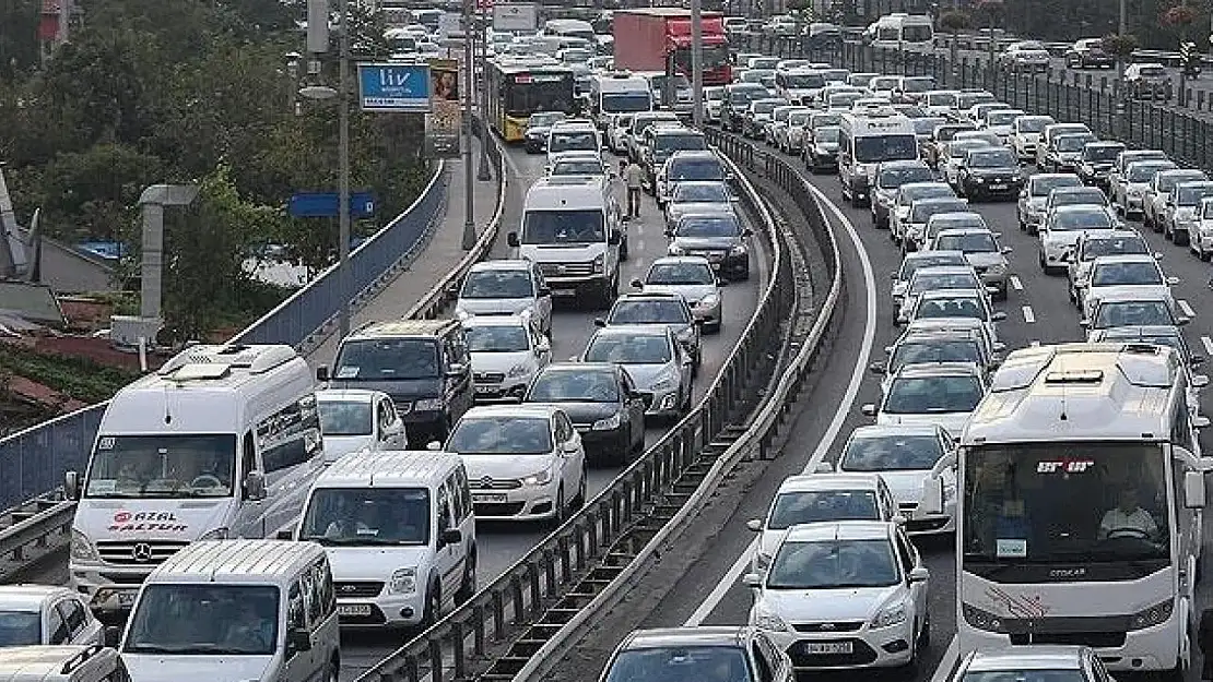 İzmir'de adına ehliyeti olanlar: Sakın yapmayın, 80 Bin TL ceza ödemek durumunda kalabilirsiniz! Cezası var mı öğrenmek isteyenler...