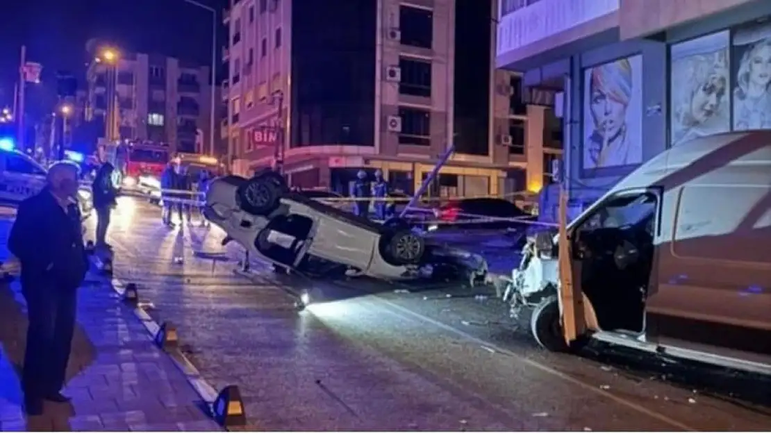 İzmir'de alkollü sürücüler dehşet saçtı: Ölüler var