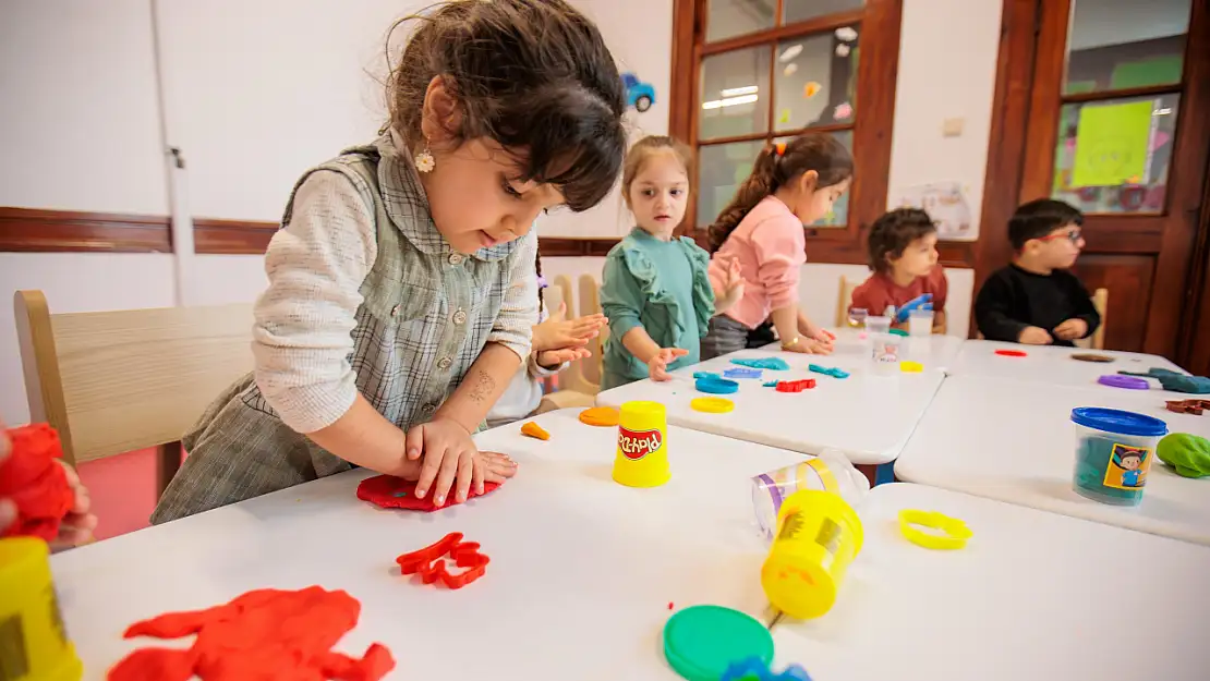 İzmir'de anneler için saatlik çocuk bakımı imkanı | Ücretsiz hizmet başladı