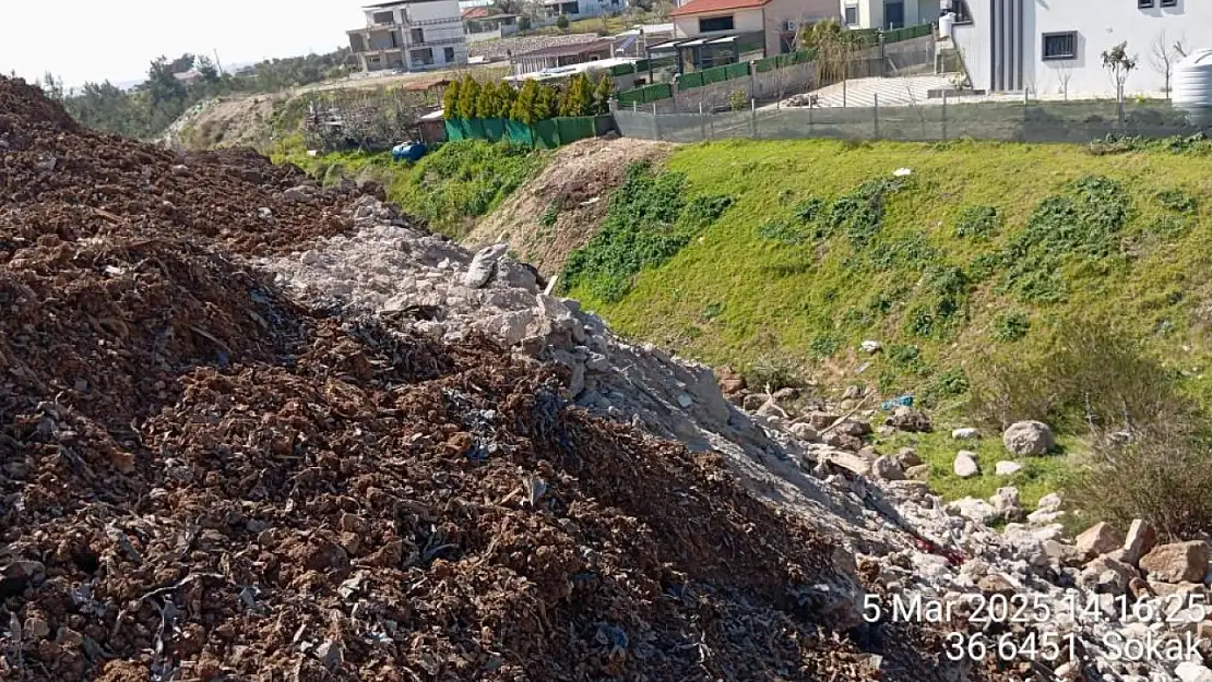 İzmir'de atıklar araziye döküldü: Savcılık harekete geçti!