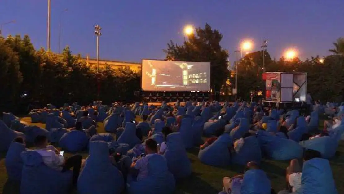 İzmir'de David Lynch rüzgarı | Ücretsiz sinema şöleni başlıyor