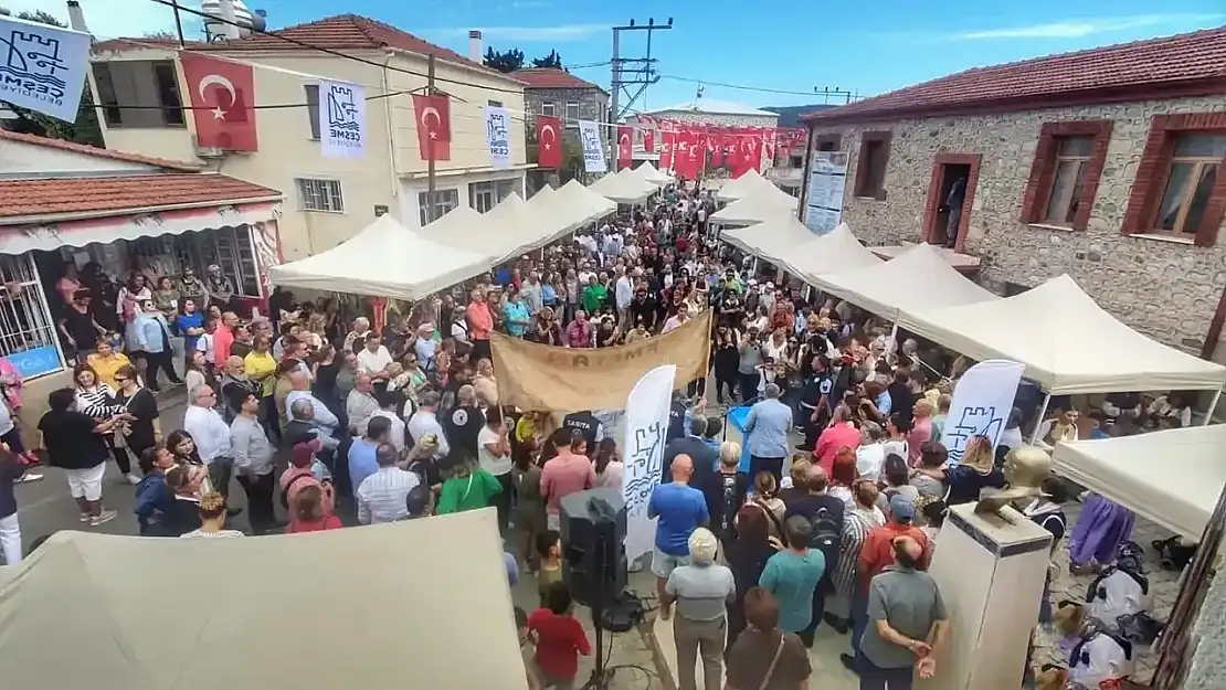 İzmir'de diğerlerinden çok farklı bir köy: Türkiye'de bir ilke sahip! Duyan İzmirli akın ediyor, festivaller, konserler, yarışmalar ve yemekler...