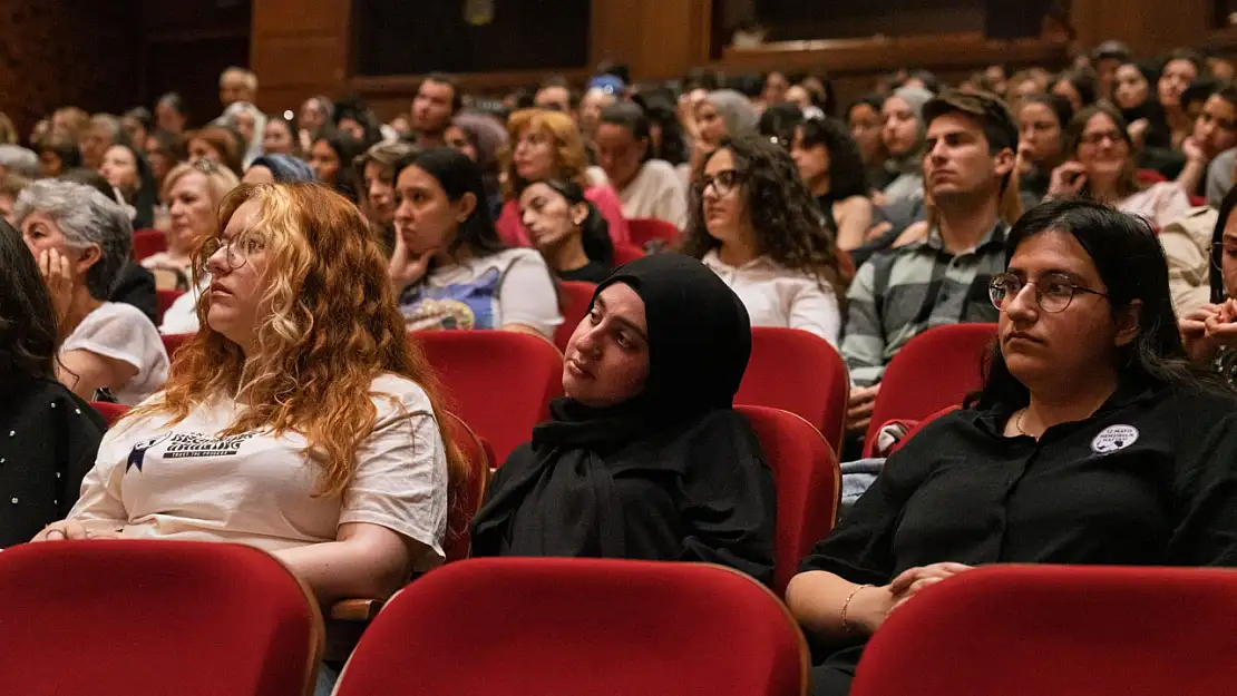 İzmir'de dönüşümün kalbinde hemşirelik