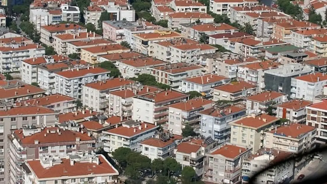 İzmir'de geçen yıl 80 bin 398 konut satıldı