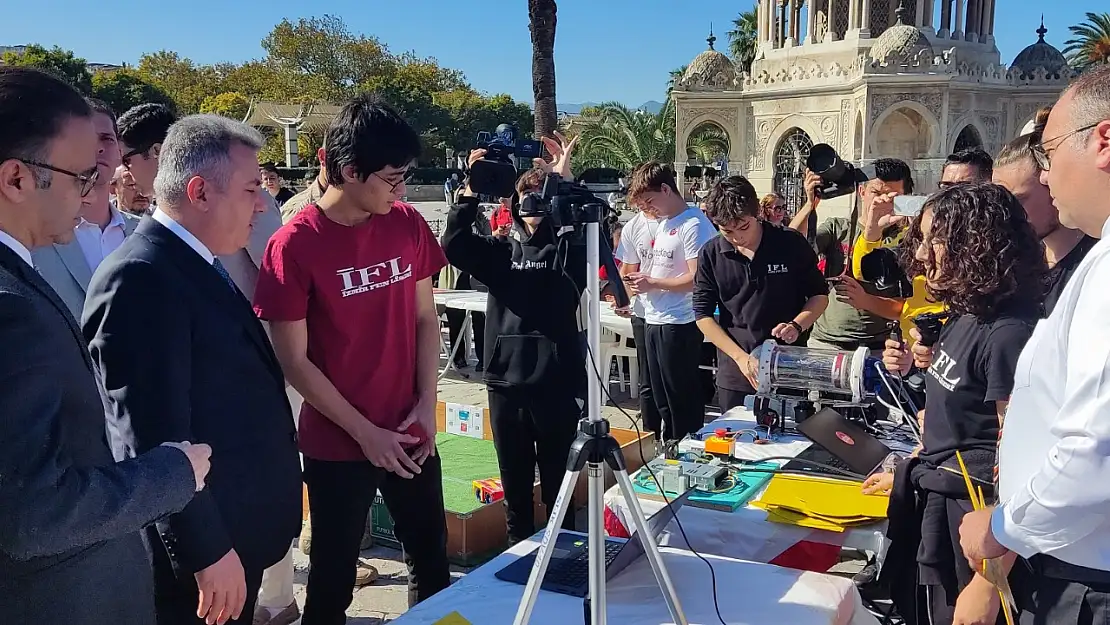 İzmir'de gençlerin teknoloji şöleni