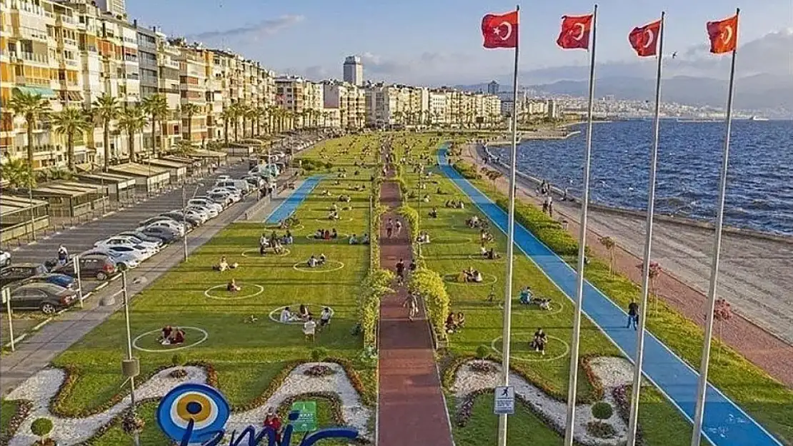 İzmir'de her üç kişiden biri Atatürkçü