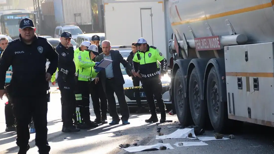 İzmir'de kahreden kaza: Bir öğrenci yaşamını yitirdi!