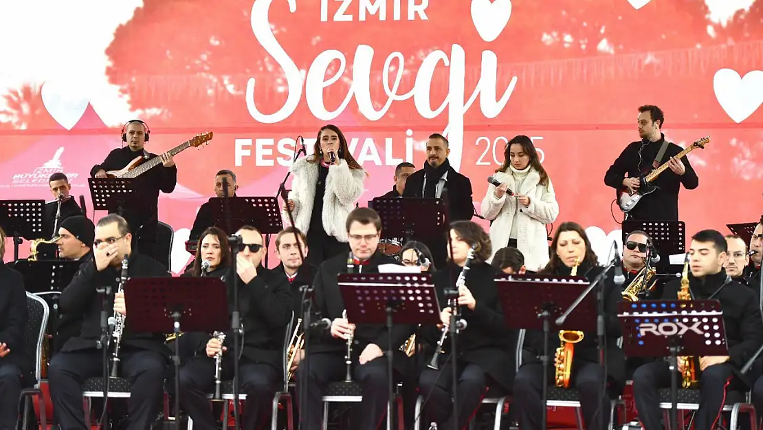 İzmir'de kalpleri ısıtan festival