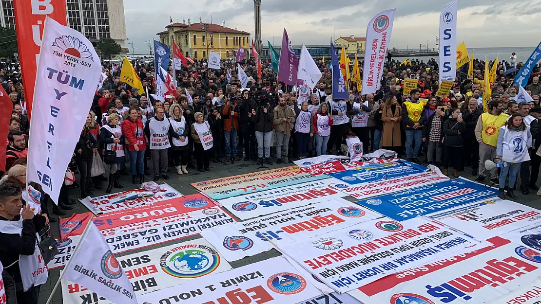 İzmir'de kamu emekçilerinden