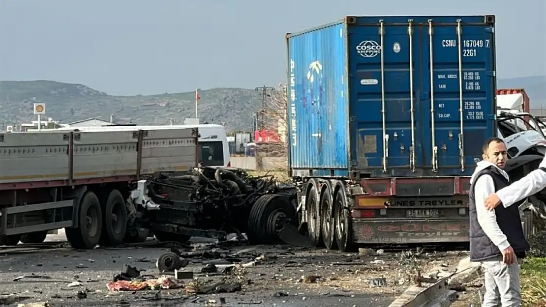 İzmir'de korkunç kaza: Ölü ve yaralı var