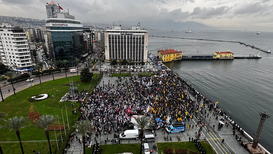 İzmir'de memurlar iş bıraktı, sokağa indi: İstikrar dediler, memleketi yediler!