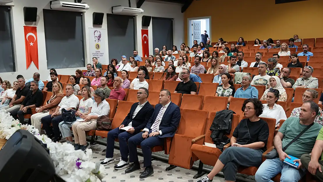 İzmir'de öğretmenlere yapay zeka eğitimi