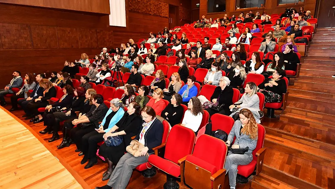 İzmir'de önemli bir sempozyum gerçekleştirildi