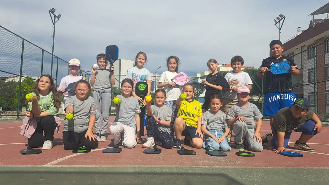 İzmir'de pickleball rüzgarı! Bostanlıspor ile yeni spor heyecanı