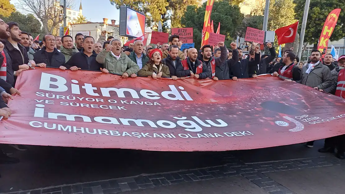 İzmir'de protestolar Lozan Meydanı ile devam ediyor