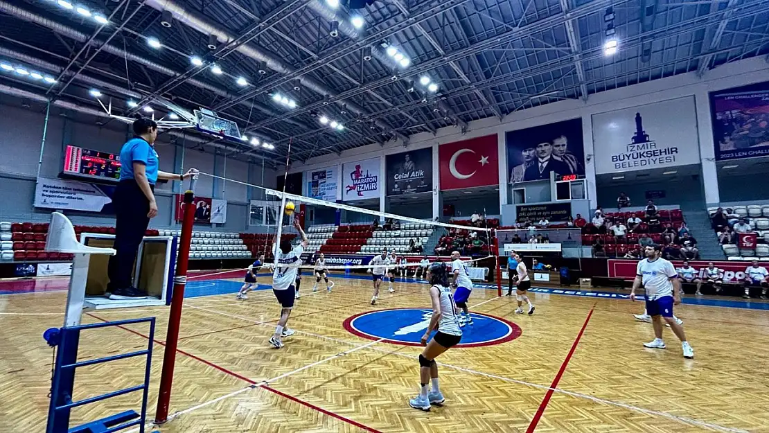 İzmir'de spora teşvik devam ediyor: Voleybol turnuvası tamamlandı