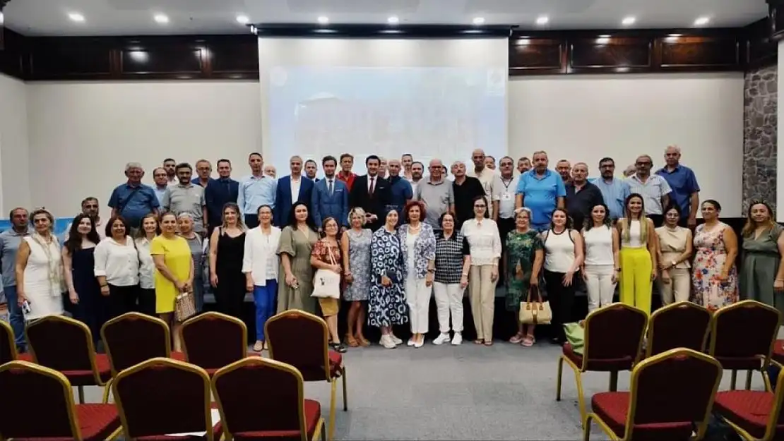 İzmir'de vakıflara yönelik eğitim verildi