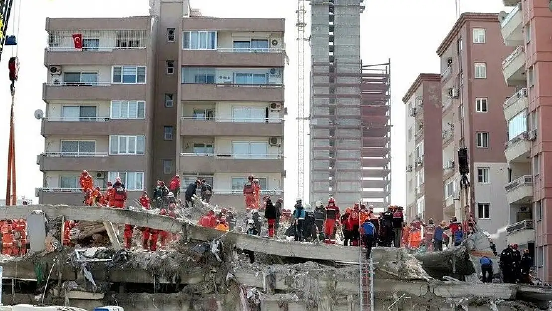 İzmir depreminde yıkılan Rıza Bey apartmanı davasında tahliye kararı