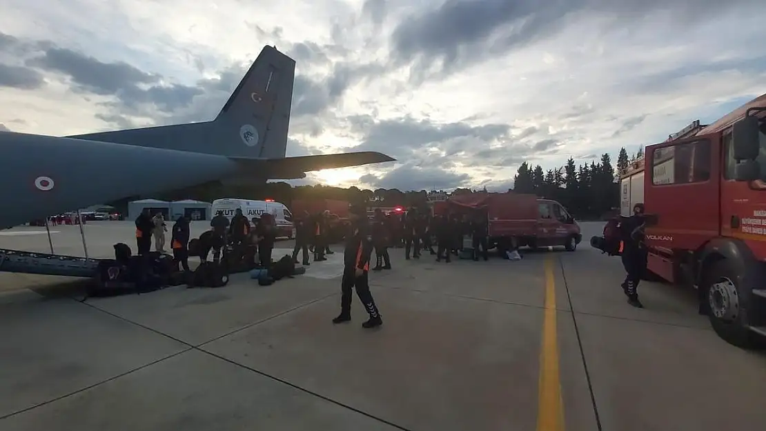 İzmir depreminin kahramanları deprem bölgesine gitti