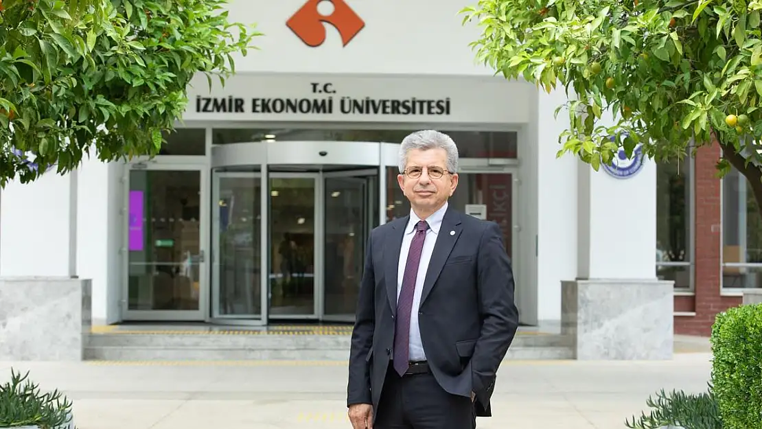 İzmir Ekonomi Üniversitesi’nde rektör değişimi