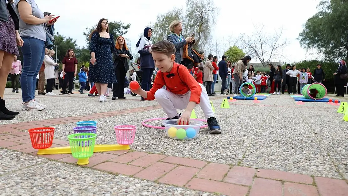 İzmir Ekonomi'de 23 Nisan coşkusu başladı